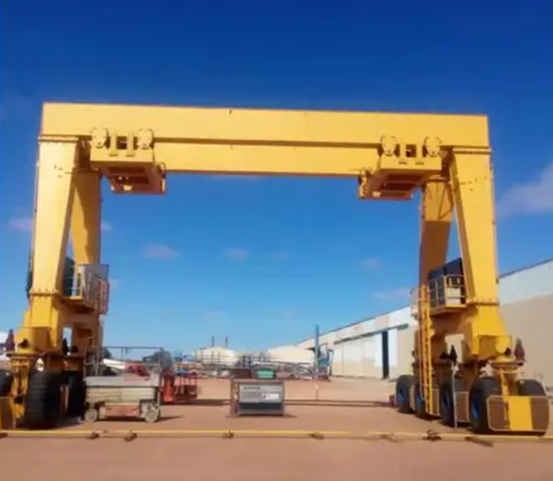 rubber-tired gantry crane.png rubber-tired gantry crane.png